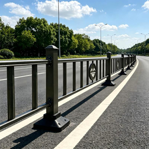 Highway Traffic Safety Central Isolation Fence