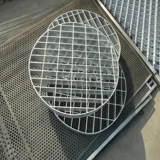 Galvanized Load-bearing Grated Manhole Cover for Outdoor Road