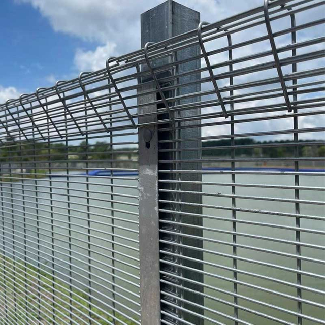 High Security Small Hole Clear View Mesh Style BRC Roll Top Fence for School Playground
